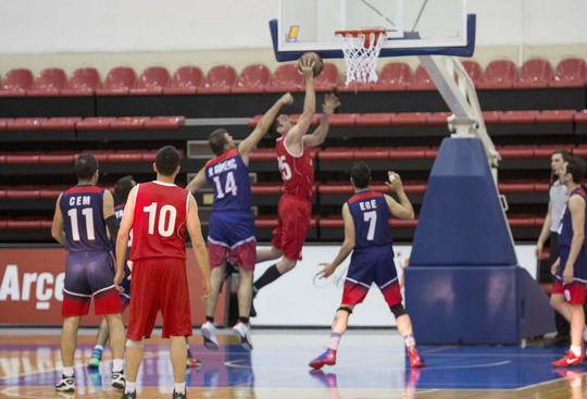 Erkek Basketbol Takımımız bronz madalyaya uzandı, ama erişemedi ...