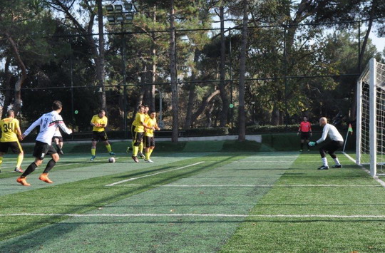 BizClub İstanbul Futbol Turnuvasında Final Heyecanı