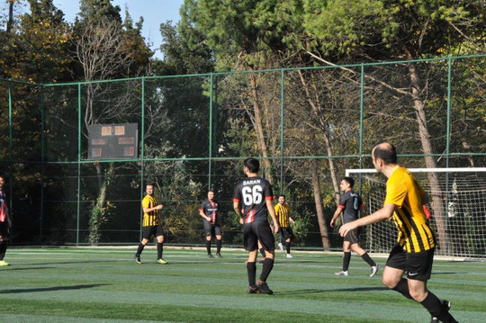 2019 Yılı BizClub İstanbul Futbol Turnuvası’nda Çeyrek Final karşılaşmaları geçtiğimiz hafta sonu Cumartesi  ve Pazar günü oynanan maçlarla tamamlandı.