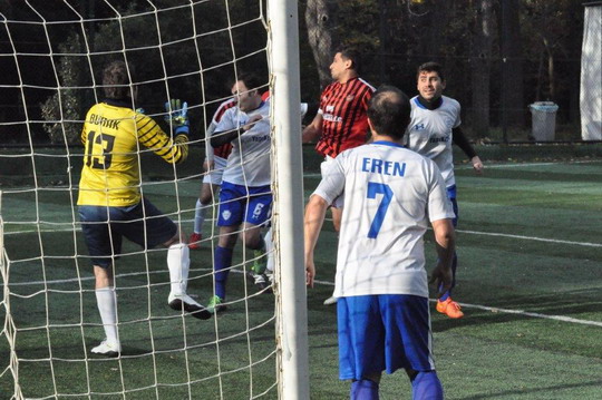 Yapı Kredi İstanbul Bölge Futbol Turnuvası’nda Yarı Final heyecanı başladı.