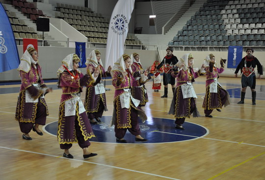 Yapı Kredi Bölge Spor Şenliği’nin 13'üncüsü İzmir'deydi...
