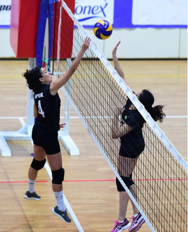 Voleybol Takımımız ilk maçında galip...