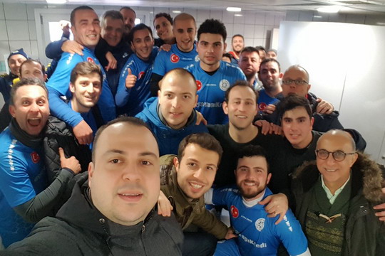 BASİSEN İstanbul Futbol Turnuvası’nda Yapı Kredi Takımlarımız FİNALDE.....  ŞAMPİ... YAPI KREDİ...