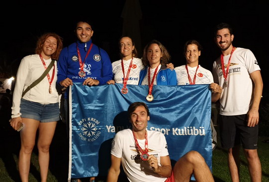 Yüzücülerimiz zorlu bir maratonu daha başarıyla geride bıraktı.