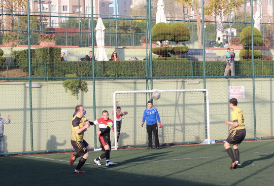 Yapı Kredi Futbol turnuvasında ikinci tur ilk maçları tamamlandı.