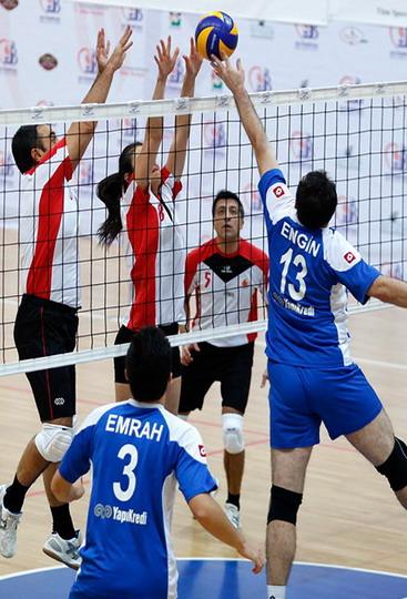 “Voleybol”da çifte galibiyet...
