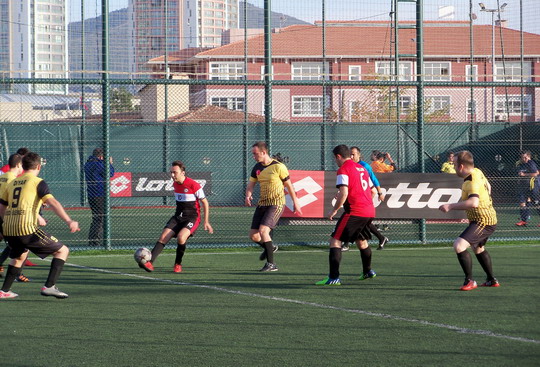 Yapı Kredi Futbol turnuvasında ikinci tur ilk maçları tamamlandı.