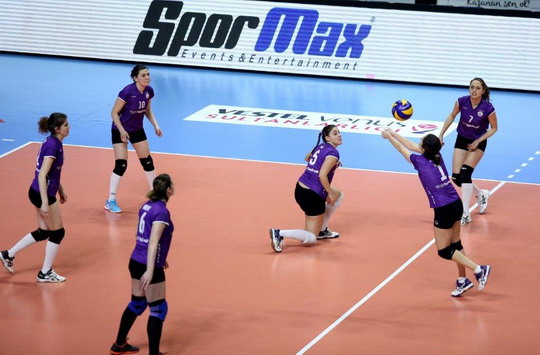 Kadın Voleybol Takımımız Bir Kez Daha Şampiyon...