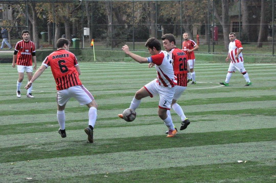 Futbol turnuvasında heyecan devam ediyor.
