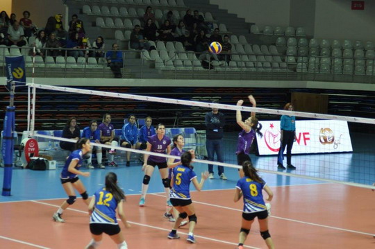 Kadın Voleybol Takımımız Bir Kez Daha Şampiyon...