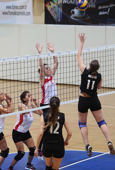 Bayan Voleybol Takımımız bu hafta da galip...