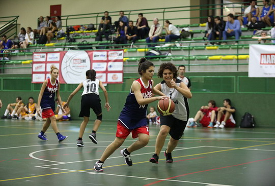 Kızlarımız basketbol sezonuna hızlı başladı...