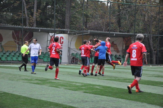 Futbol turnuvasında YKB CUP ve YKB LİG İkinci tur heyecanı başladı.