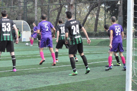 Futbol turnuvasında heyecan devam ediyor.