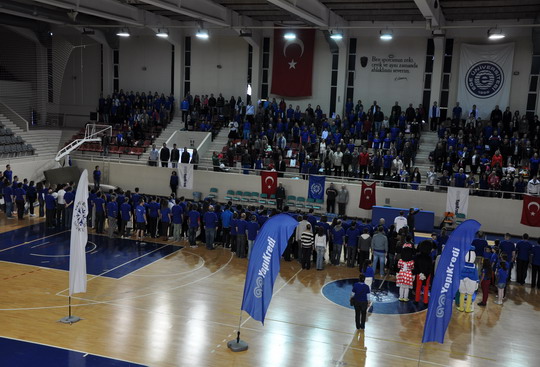 Yapı Kredi Bölge Spor Şenliği’nin 13'üncüsü İzmir'deydi...