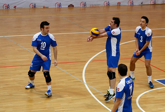 “Voleybol”da çifte galibiyet...