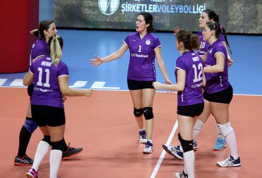 Kadın Voleybol Takımımız Bir Kez Daha Şampiyon...