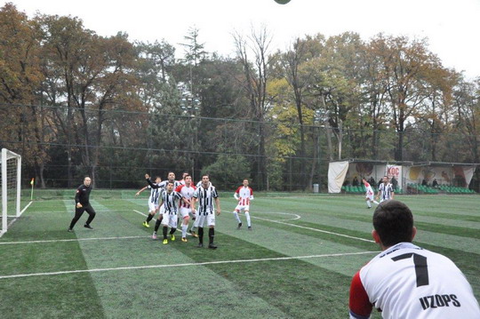 Futbol turnuvasında gruplardaki sıralamalar netleşiyor.
