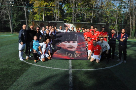 2019 Yılı BizClub İstanbul Futbol Turnuvası’nda Çeyrek Final karşılaşmaları geçtiğimiz hafta sonu Cumartesi  ve Pazar günü oynanan maçlarla tamamlandı.