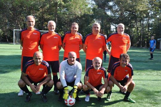 Emeklilerimiz futbol için sahadaydı!