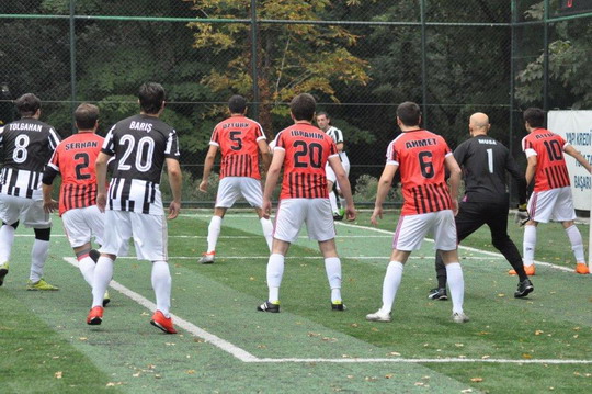 Futbol turnuvasında YKB CUP ve YKB LİG İkinci tur heyecanı başladı.