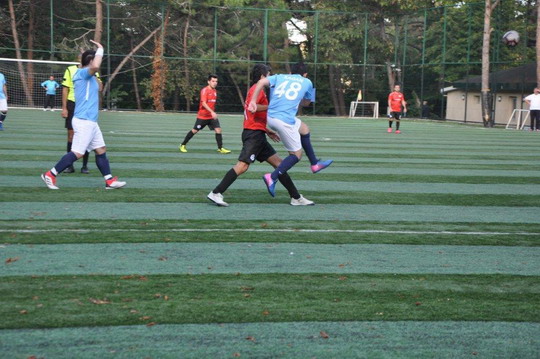 BizClub Futbol Turnuvasında ilk aşama grupları tamamlandı.