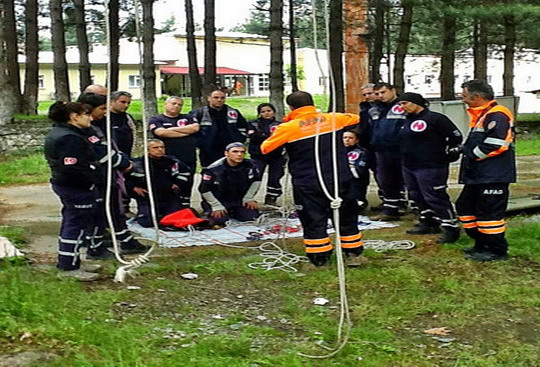 Sakarya Sivil Savunma eğitimlerinin ilki 07-11 Mayıs 2014 tarihlerinde gerçekleştirildi.