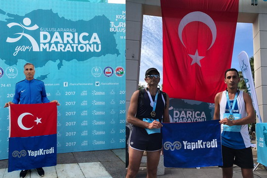 Atletlerimiz Darıca Yarı Maratonu’nda mücadele etti.