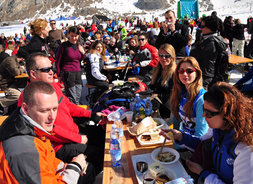 UCI Ski Meeting’de 55 kişiydik