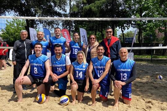 İstanbul Bölge Plaj Voleybolu Takımımız şampiyon oldu!