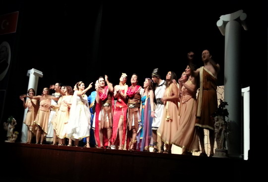 “Amphitryon 2012” yeni sezon perdesini Bursa’da açtı !