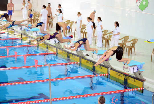 Yapı Kredi Spor Kulübü Yüzme Takımı yeni takım arkadaşlarını bekliyor.