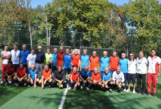 Emeklilerimiz futbol için sahadaydı!