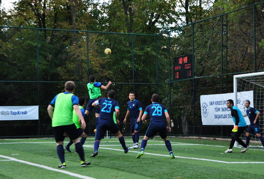 Yapı Kredi 2016 Yılı İstanbul Bölge Futbol Turnuvası ilk hafta karşılaşmalarıyla başladı.