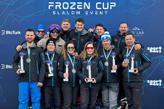 Kayak ve Snowboard takımı sporcularımızdan büyük başarı...