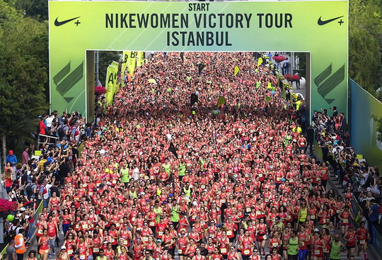 Kadın basketbolcularımız Nike Women Running İstanbul'da koştular...