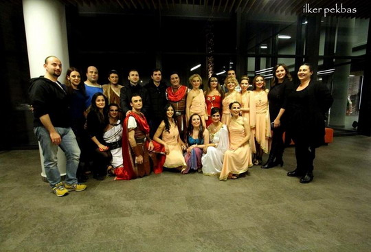 Yılın 10. Oyunu “Amphitryon 2012” Gölcük’te Oynandı!