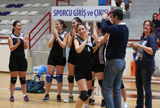 Bayan Voleybol Takımımız bu hafta da galip...