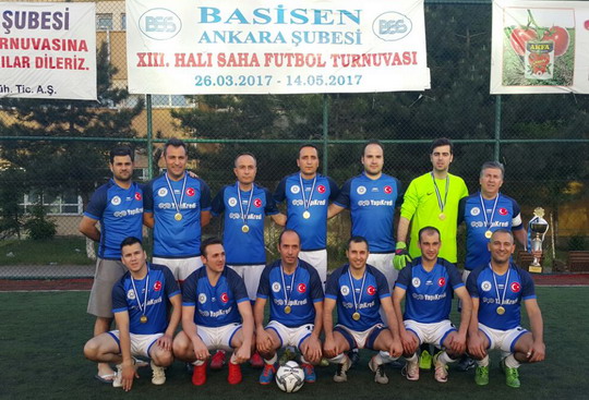 Ankara'da Şampiyon Yapı Kredi Futbol Takımı!