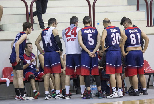 Erkek Basketbol Takımımız bronz madalyaya uzandı, ama erişemedi ...